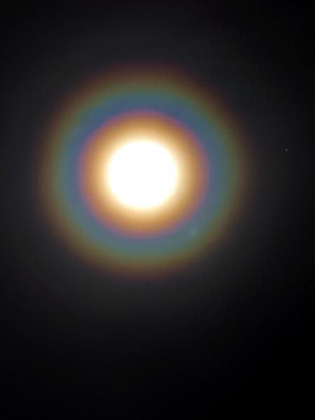 El gran arco iris de la luna.