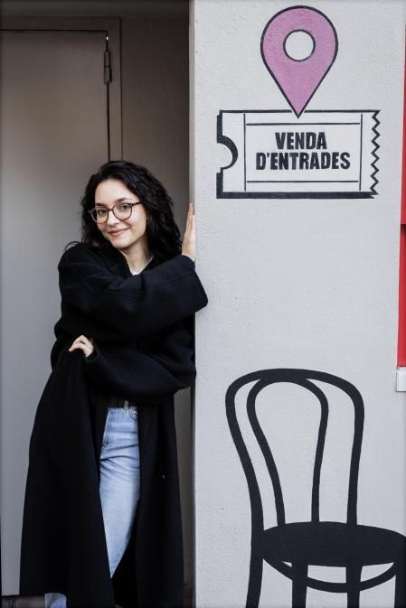 La actriz Sara Font, conocida por interpretar a Enora en la serie 'La Promesa', retratada en Barcelona