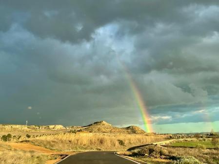 El arcoíris del atardecer en MotorLand.