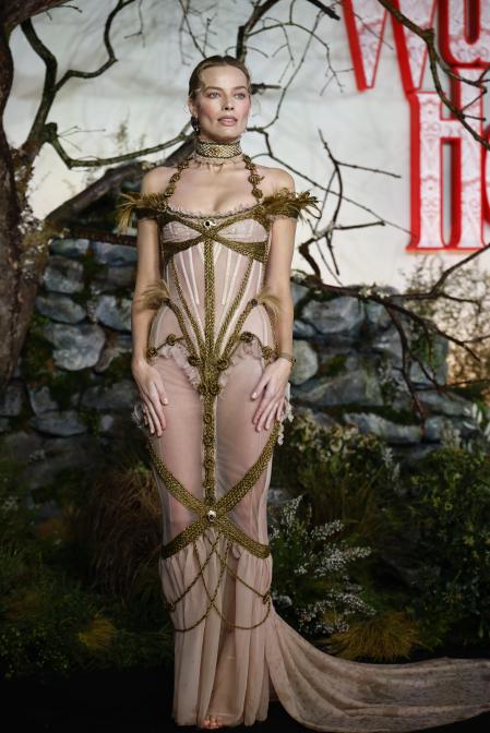 La maquilladora de Margot Robbie busca un efecto de maquillaje sutil, pero con unas mejillas potentes