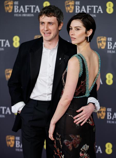 Paul Mescal y Gracie Abrams en los BAFTA 2026