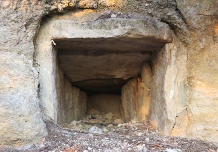 Tumba de la necrópolis medieval de Espiells.