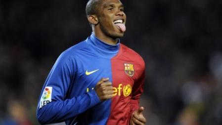 Samuel Eto'o celebra de esta forma la consecución del segundo gol del Barça ante el Numancia
