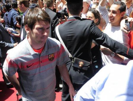 Lionel Messi en el momento en que llegaba al Grand Hotel Via Veneto, de Roma
