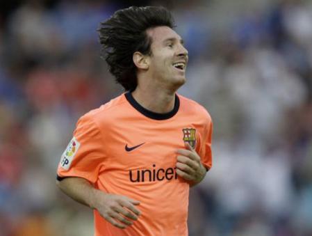 El jugador del Barça, Lionel Messi, celebra su golazo de cabeza ante el Getafe