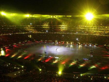 El colorido del Soccer City durante la ceremonia de clausura