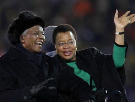 Nelson Mandela y su mujer, Graça Machel