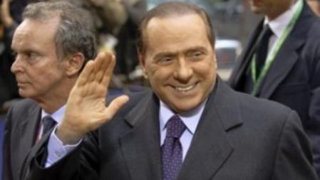 Berlusconi, preguntado sobre su último escándalo sexual, dijo que se ocupa 