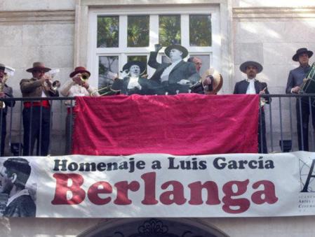 Los veciinos del pueblo en el que Berlanga rodó Bienvenido Mister Marshall le rindieron un homenaje en 2007