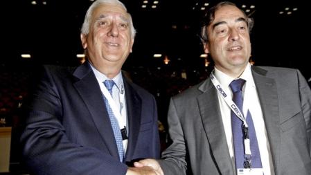 Santiago Herrero y Juan Rosell, minutos antes del inicio de la asamblea del empresariado español en Madrid