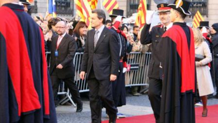 Artur Mas en el momento de su llegada al Palau de la Generalitat para la toma de posesión como nuevo president de Catalunya