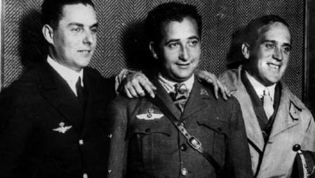 Durán, Ramon Franco y Ruiz de Alda emularon a Colón cruzando el Atlántico sur a bordo del hidroavión Plus Ultra