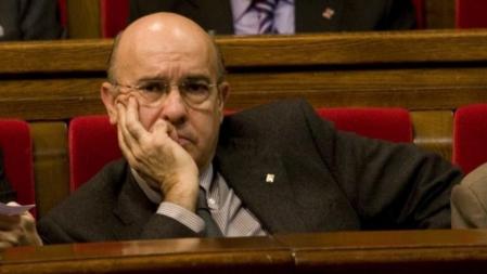 El conseller de Salut Boi Ruiz, en su escaño del Parlament