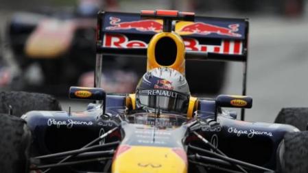 Sebastian Vettel antes de completar la última vuelta del Gran Premio Malaysia