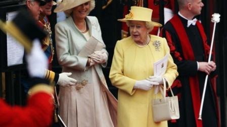 La reina Isabel II con la Duquesa de Cornualles