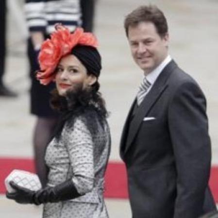 Miriam González, la esposa española de Nick Clegg, con un look muy pin up