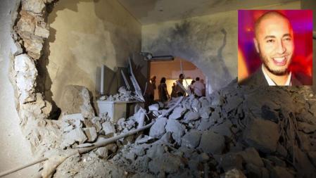 Estado en que ha quedado la casa del hijo del líder libio, Saif al Arab Gadafi, (recuadro) tras los ataques de la OTAN