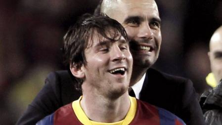 Guardiola celebra con Leo Messi el pase a la final de la Liga de Campeones de Wembley tras derrotar al Real Madrid en una semifinal dramática