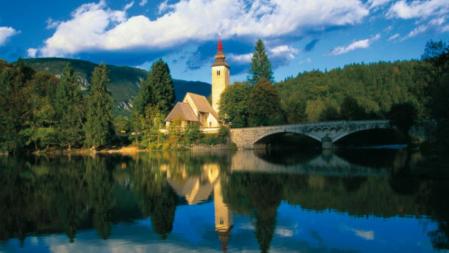 Lago Bohinj en el Parque Nacional de Triglav
