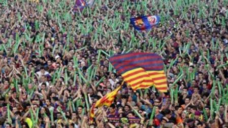 La afición del Barça estuvo en constante ebullición durante todo el partido