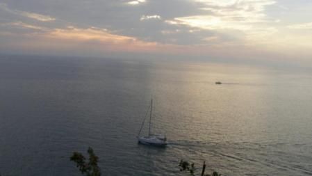 Atardecer frente a la costa de Piran