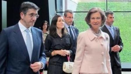 La Reina Sofía junto al lehendakari en el recién inaugurado Museo Balenciaga