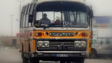 Autobuses malteses, joyas automovilísticas personalizadas