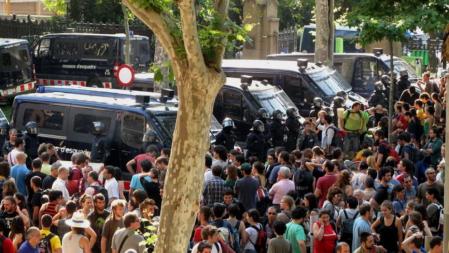 Vista de la concentración que estan realizando esta mañana más de 2.000 