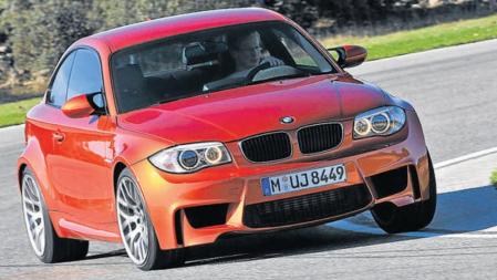 Prestaciones en estado puro. El BMW Serie 1 M Coupé es un coche muy especial, ágil y muy potente, cuya conducción resulta adictiva