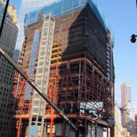 Uno de los nuevos edificios de la zona cero fotografiado en 2010