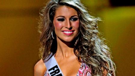 Laury Thilleman, Miss France, también ha desfilado en el primer acto oficial de Miss Universo