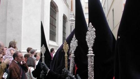 Nazarenos en las procesiones de Semana Santa