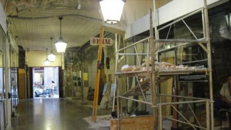 Las galerías Maldà abrieron en 1942 y ocupan las antiguas caballerizas y los jardines del Palau del Barón de Maldà