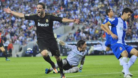 Higuaín marcó dos goles ante el Espanyol