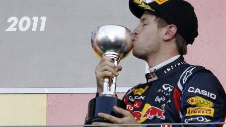 Sebastian Vettel celebra el bicampeonato conquistado en el circuito de Suzuka