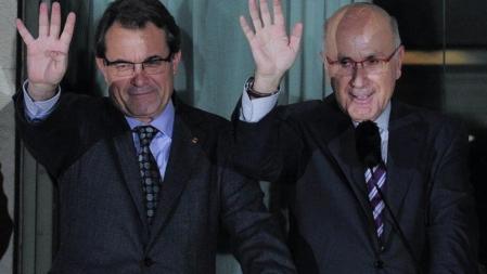 Artur Mas y Duran Lleida han celebrado en el balcón del Hotel Majestic la victoria histórica de CiU en Catalunya