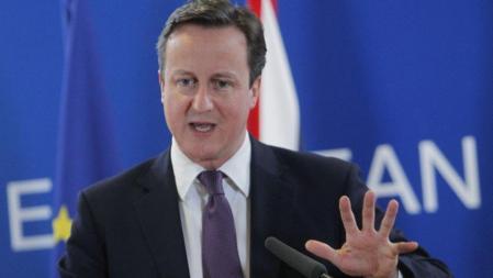 David Cameron interviene ante la prensa en Bruselas