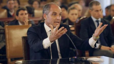 El ex president de la Generalitat Francisco Camps durante su declaración en la segunda jornada del juicio conta él