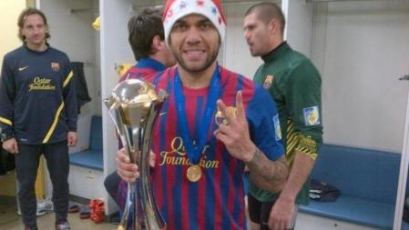 Alves celebra la navidad y el mundialito