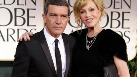 Antonio Banderas y Melanie Griffith a su llegada a los Globos de Oro