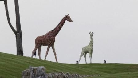 Estatuas de jirafas en la mansión Dotcom del fundador de Megaupload, Kim Schmitz