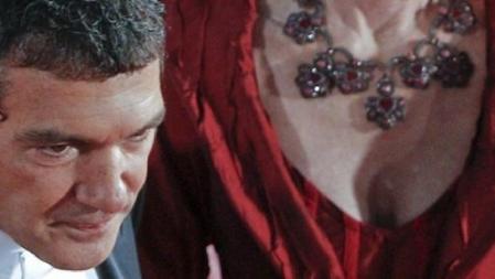 El actor Antonio Banderas y su esposa, la actriz Melanie Griffith, a su llegada a la Gala de los XXVI Premios Goya