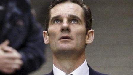 El duque de Palma, Iñaki Urdangarin, regresa, tras un receso para comer, a los juzgados de la capital balear donde continúa esta tarde prestando declaración ante el juez del caso Palma Arena, José Castro, en la pieza que investiga al Instituto Nóos