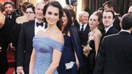 Penélope Cruz de Armani Privé y nuevo look de peinado