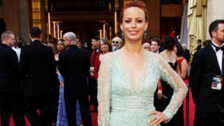 Bérénice Bejo, nominada a mejor actriz de reparto, en la alfombra roja