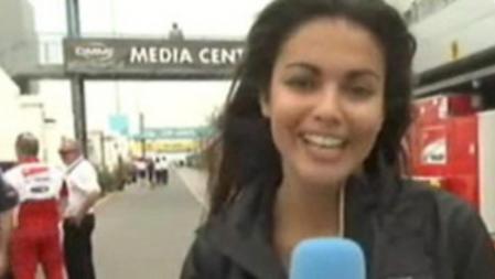 Lara Álvarez se encuentra cubriendo la primera carrera del Mundial de motociclismo