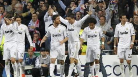 El delantero portugués del Real Madrid, Cristiano Ronaldo, celebra la consecucion del primer gol de su equipo ante el Bayern de Munich