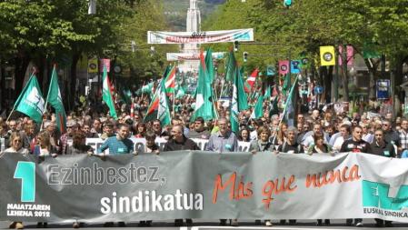 Manifestación del sindicato ELA, por la Gran Vía de Bilbao, con motivo de la festividad del Primero de Mayo