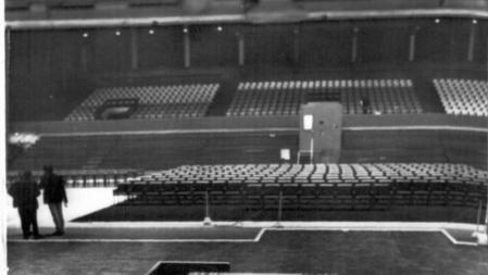 Reijkyavik. PALACIO DE DEPORTES PREPARADO PARA EL COMIENZO DEL FAMOSO 