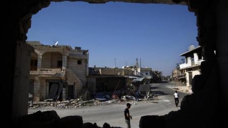 Destrozos provocados por la artillería del régimen sirio en Alepo